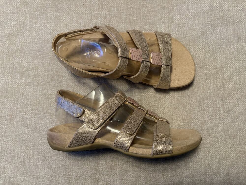 Vionic Amber Sandal Womens Size 9 Wide Gold Metallic Adjustable Strappy Comfort